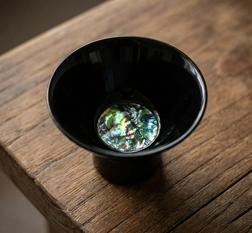 ぐい呑み（青貝）